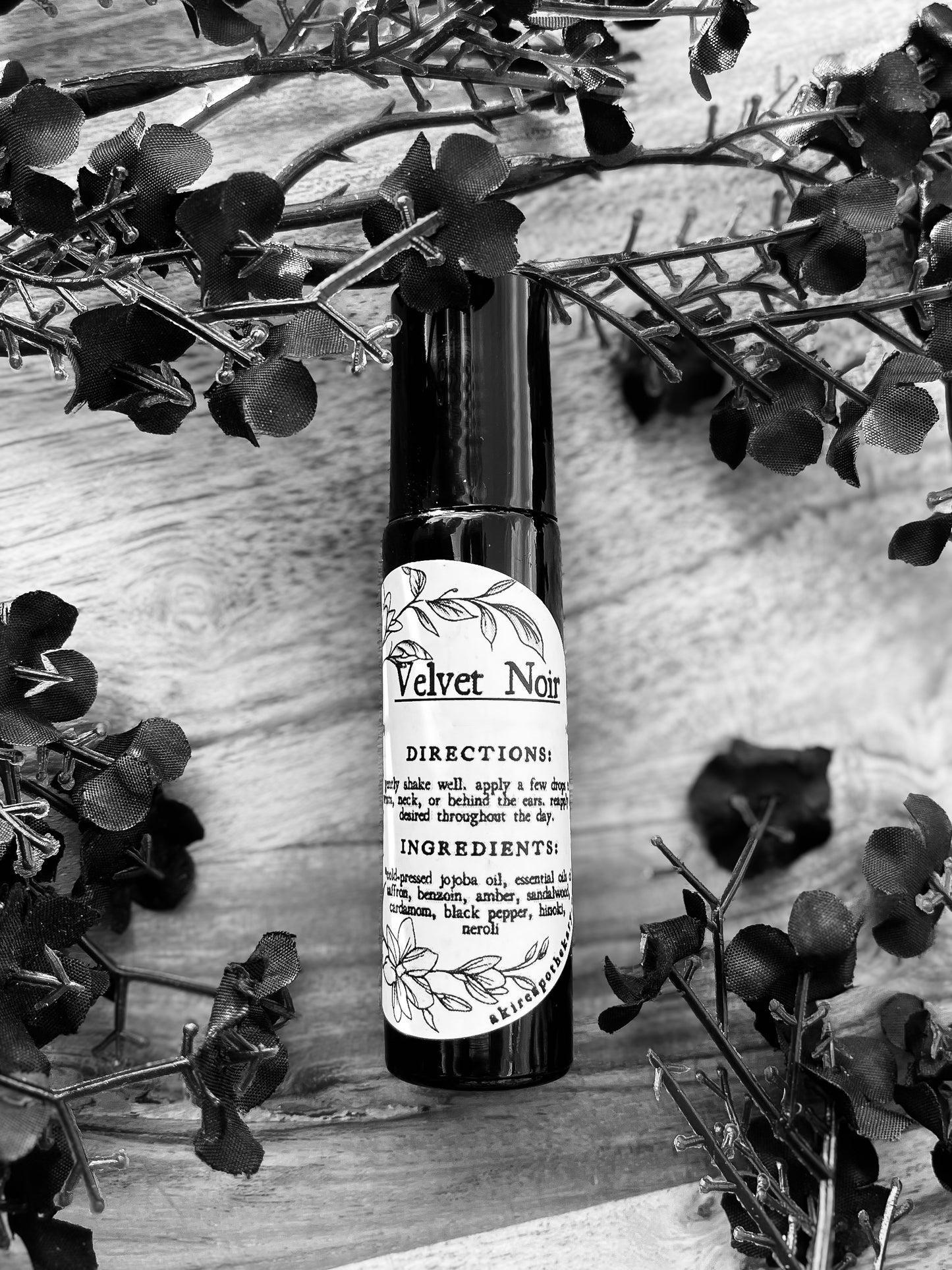 Botanical Perfume Oil: Velvet Noir